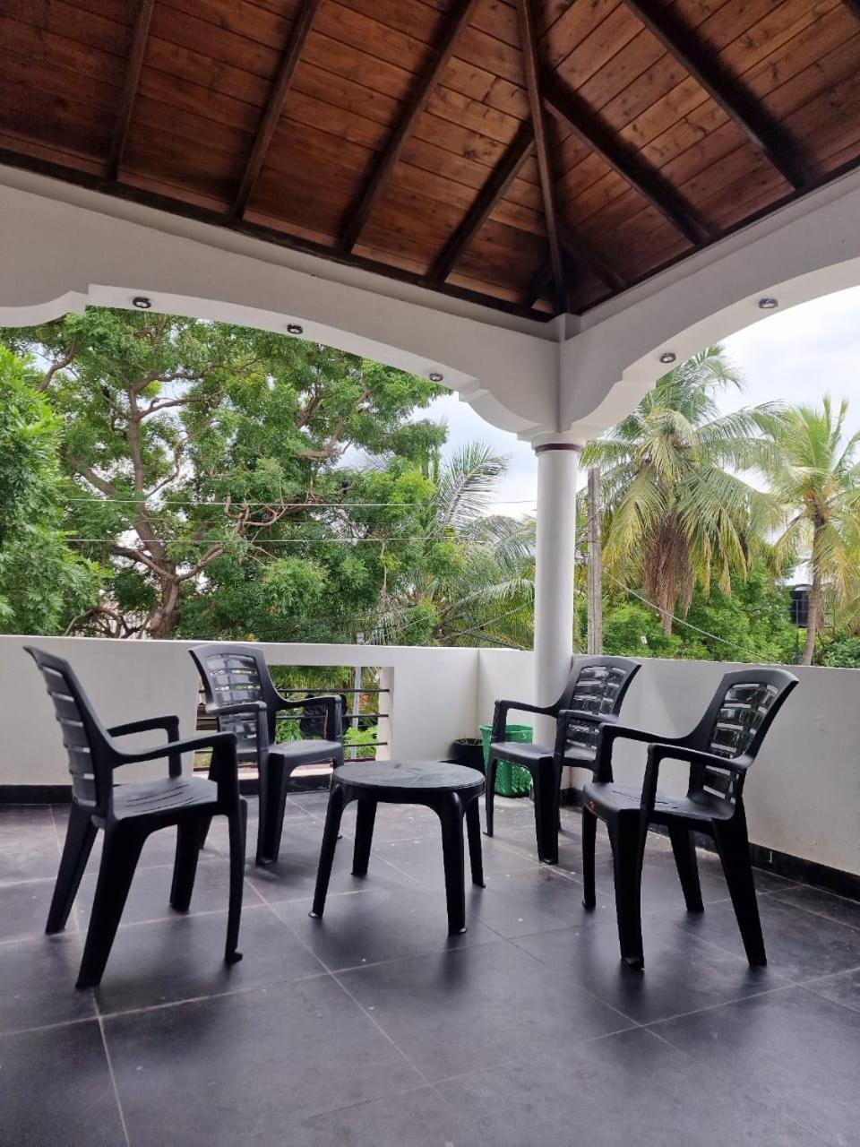 Javi Holiday Home Trincomalee Buitenkant foto