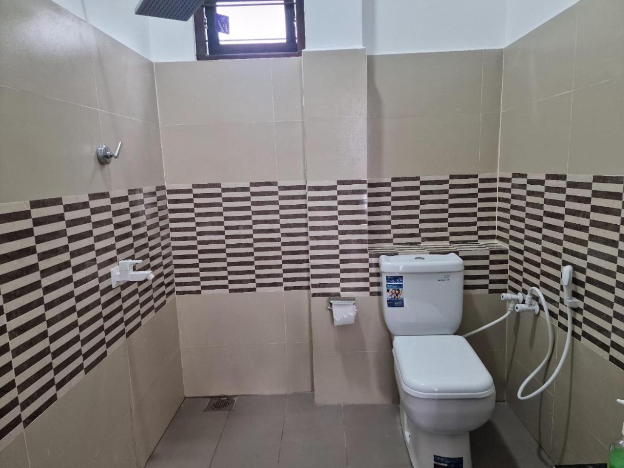 Javi Holiday Home Trincomalee Buitenkant foto
